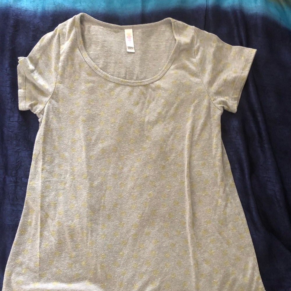 🌸 Lularoe classic tee